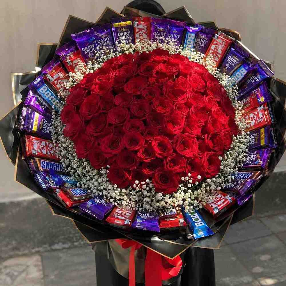 Red-Rose-Chocolate-Bouquet Professional flower delivery in Lahore featuring a rose and chocolate bouquet.