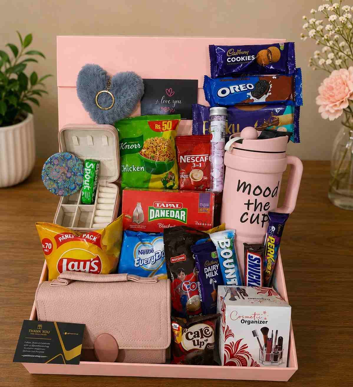 Gift Hamper for Her Pakistan Gift Hamper for Her Pakistan with snacks, accessories, and beauty essential