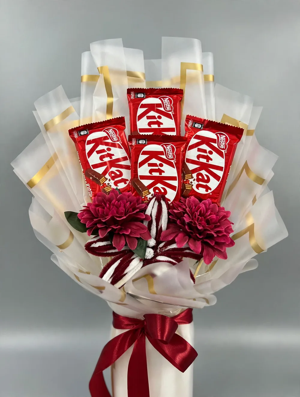 KitKat Bouquet – White Wrap – Close-up – PakFlowerShop