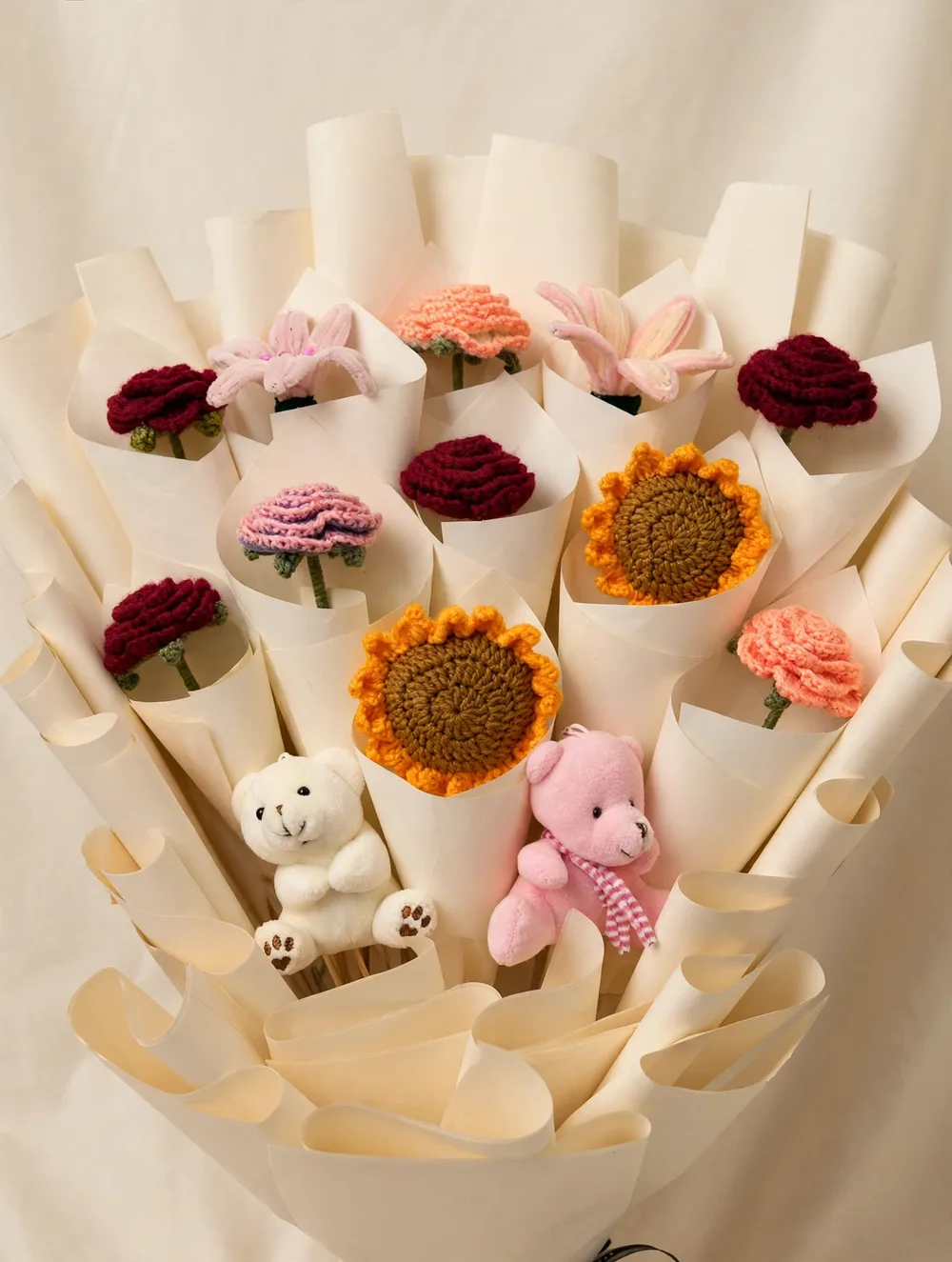 Handmade Crochet Flower Bouquet – Close-up – PakFlowerShop