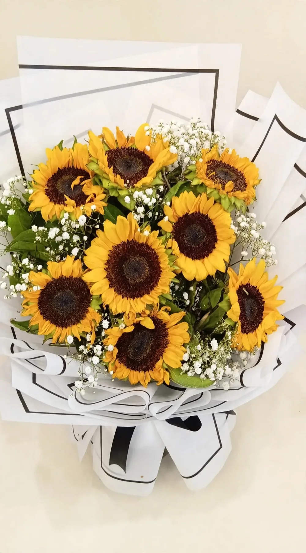 Fresh Sunflowers – Close-up – PakFlowerShop