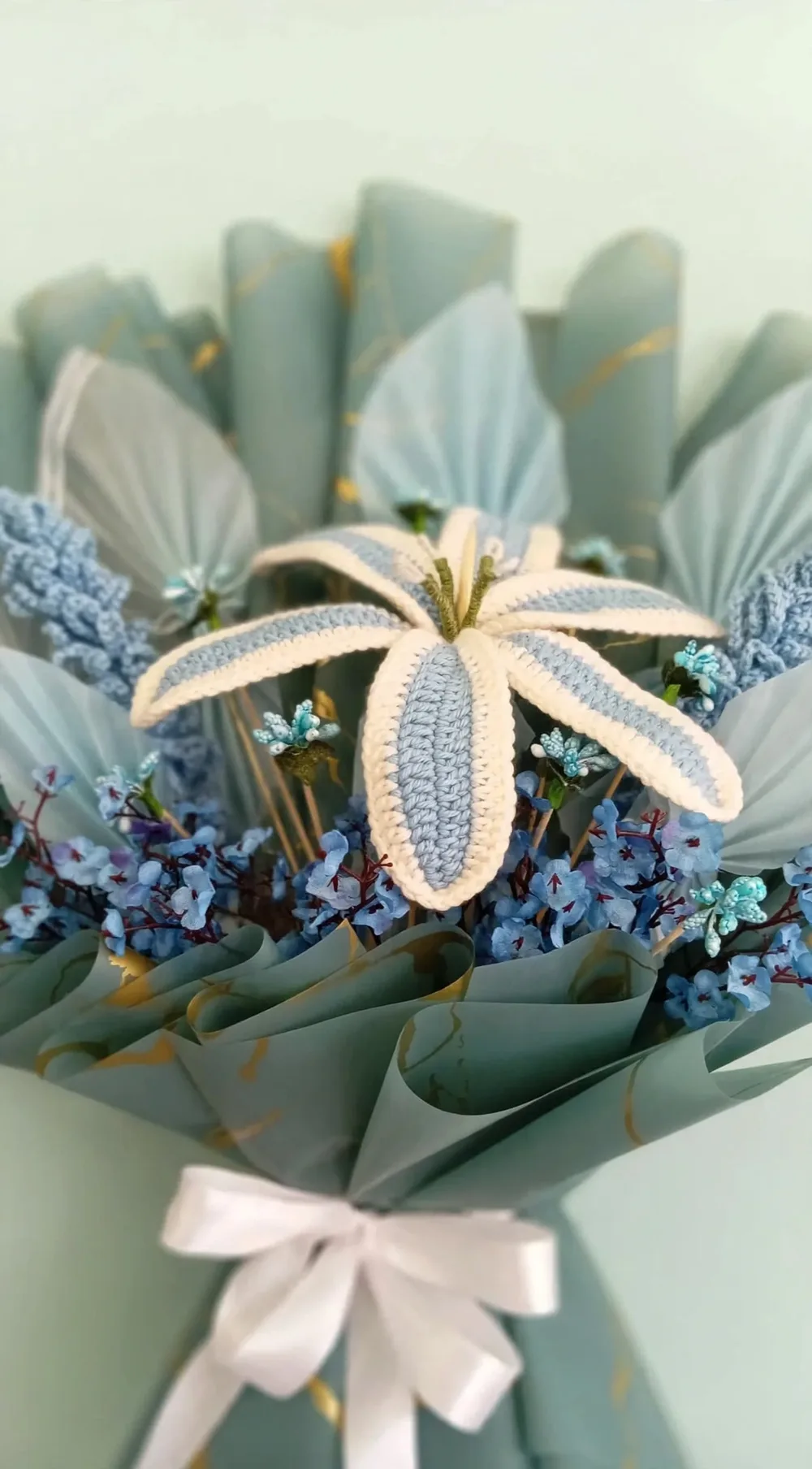 Crochet Lily – Close-up – PakFlowerShop